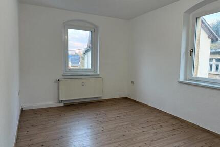 schöne 3-Zimmer Wohnung im 1. OG in Bärenstein neben Altenberg zu vermieten