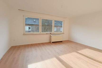 DU-Untermeiderich, Straßburger Straße 48 - Komplett sanierte 2 Zimmer-Wohnung ( Bezug Mitte Mai - 1. Juli möglich ) zu mieten !! - Duisburg
