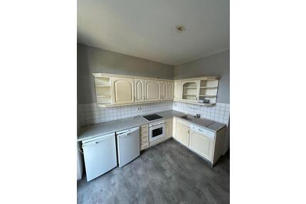 Großzügige 2-Zimmer mit EBK, Laminat, Stellplatz, Balkon und Wanne in zentraler Lage! - Chemnitz Ebersdorf