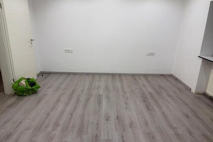 80 m² Wohnung mit 3 Zimmern, 1 Schlafzimmer und Küche - Püttlingen