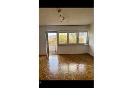 1 Zimmer Wohnung in Hechingen mit Balkon und Einbauküche