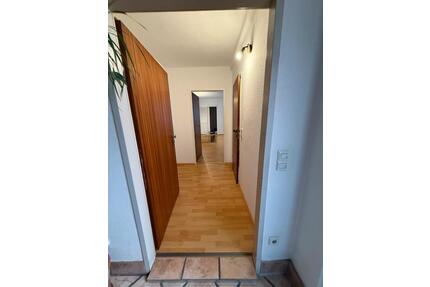 Helle Erdgeschosswohnung ideal für Singles - Krefeld Benrad