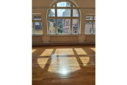 5 Zimmer Wohnung - 1.199,00&nbsp;EUR Kaltmiete, ca.&nbsp; 190,00&nbsp;m&sup2; in Schramberg (PLZ: 78713)