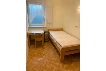 Zimmer in WG zu vermieten - 450,00&nbsp;EUR Kaltmiete, ca.&nbsp; 45,00&nbsp;m&sup2; in Lemgo (PLZ: 32657)