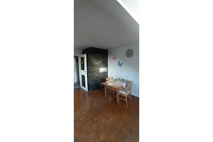 Helle 2 Zimmer Dachgeschosswohnung Aalen Grauleshof **mit EBK** - Hüttlingen