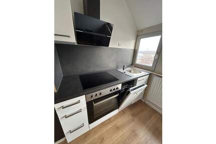 Renovierte 3 Zimmer WG in Brake - Bielefeld