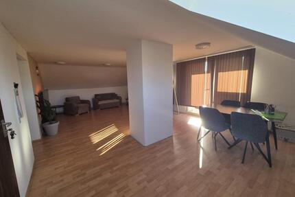 Schöne 2-Zimmer Dachgeschosswohnung in Alt-Hürth