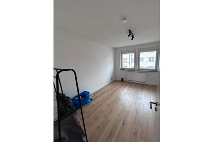 WG-Zimmer in Steinbühl (nur für Frauen) - Nürnberg Gibitzenhof