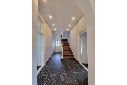 Schöne Wohnung mit 134 qm mit Balkon, WG möglich ! - Minden