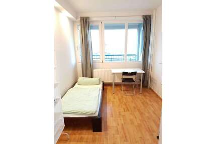 WG-Zimmer in Berlin 590,00 € 10 m²