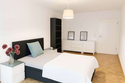 WG-Zimmer in München 850,00 € 14 m²