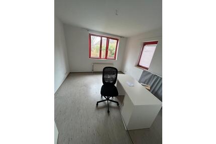 WG Zimmer Nachmieter - 320,00&nbsp;EUR Kaltmiete, ca.&nbsp; 24,00&nbsp;m&sup2; in Osnabrück (PLZ: 49090) Eversburg