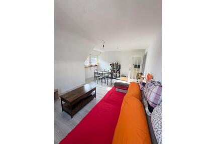 Lichtdurchflutete 3 Zimmer DG-Wohnung - Stuttgart Luginsland