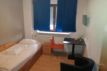 Ein Zimmer in einem Gasthof auf Zeit. - Dettingen unter Teck