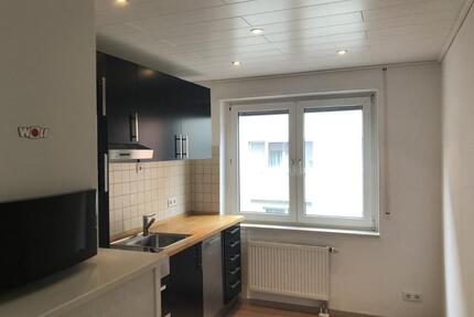 2-Zimmer Wohnung im 2. OG mit Balkon in Ludwigshafen-Mitte - Ludwigshafen am Rhein