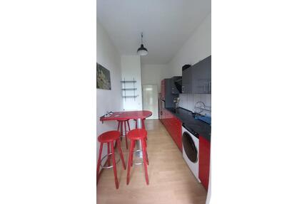 Helle möbilierte 2 Zimmer Wohnung WG geeignet - Düsseldorf Oberbilk