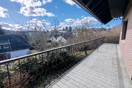 ruhige, lichtdurchflutete 3ZKB-Wohnung mit Südbalkon und Terasse - Wachtberg