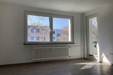 Helle 3-Zimmerwohnung mit Einbauküche und Balkon - Bielefeld Heepen