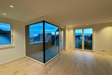 2,5 Zimmer DG-Wohnung mit Ausblick und Süd-Loggia - Pfalzgrafenweiler