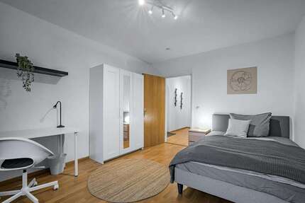 WG-Zimmer in München 990,00 € 15 m²