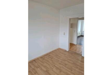 3 Zimmer Küche Bad am Stadtrand von 95233 Helmbrechts