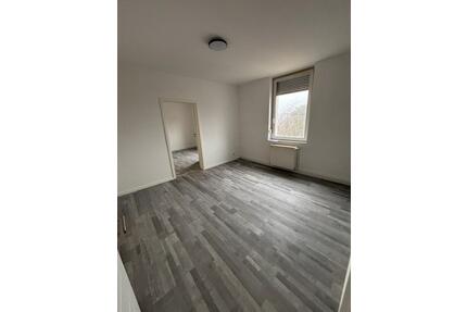 Neu renovierte 2,5 Zimmer in Neunkirchen Schwebelstr.