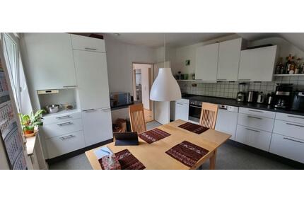 Helle 4-Zimmer Maisonette-Wohnung mit Balkon in Mörfelden-Walldor - Mörfelden-Walldorf