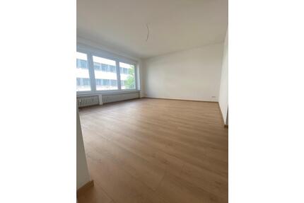 Renovierte 2 Zimmer Wohnung; Jahnplatz Bielefeld