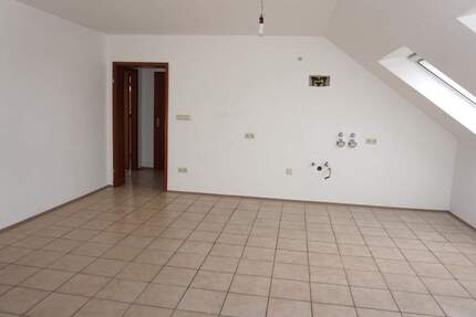 Großzügige 3-Zi. DG-Wohnung in Nürnberg - Werderau Wohnung mieten