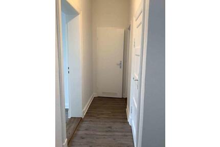 Mitten im Geschehen: gemütliche 2-Zimmer Wohnung mit Mansarde im Zentrum von Kiel per sofort