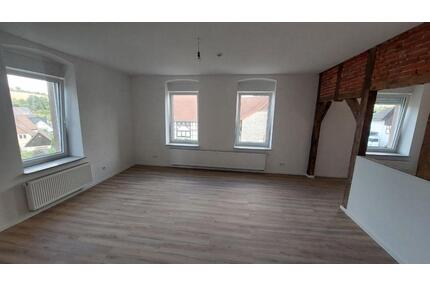 Helle 82qm 2,5 Zimmer Wohnung zu vermieten, kernsaniert - Barntrup