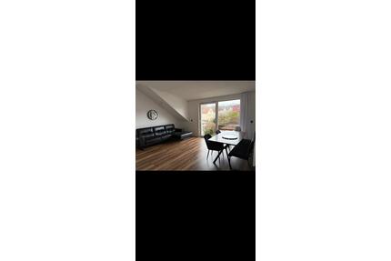 3 Zimmer Dachgeschosswohnung - 1.200,00&nbsp;EUR Kaltmiete, ca.&nbsp; 65,00&nbsp;m&sup2; in Schwaikheim (PLZ: 71409)