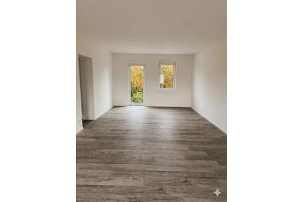 Wohnen am Stienitzsee, hochwertig und stilvoll saniert 138,74 qm 5 Zimmer mit großem Balkon - Rüdersdorf bei Berlin Hennickendorf