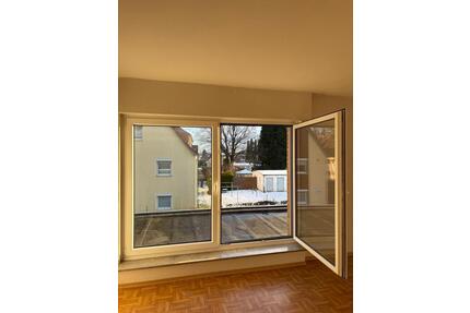 6 Zimmer Wohnung in Düren: frisch renoviert & gestrichen!