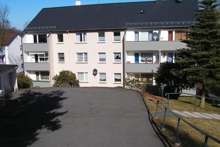 Schöne 3 Zimmer Wohnung mit Süd-Balkon, Keller und Garage - Wermelskirchen