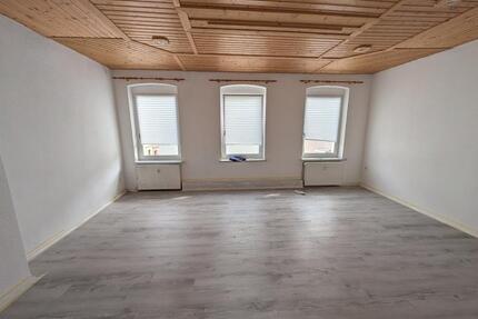 Attraktive 3,5 Zimmer Wohnung 78 m2 in 08606 Oelsnitz - Oelsnitz (Vogtland)