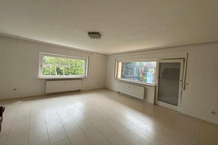 4 Zimmer Wohnung Küche, Bad Terrasse, große Garten zu vermieten - Ortenberg