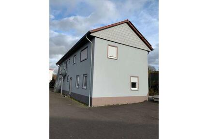 6 Zimmer Wohnung im Erdgeschoss mit Aussenanteil in Gersheim