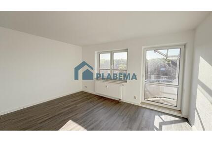 Lindenberg 4 Zimmer - Wohnung, Balkon, wird frisch renoviert, neue EBK und Stellplatz möglich - Neubrandenburg