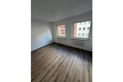 Schöne sanierte 2 Zimmer Wohnung. - Kiel Ellerbek
