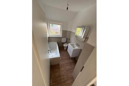 4 Zimmer KücheBad Wohnung mit Einbauküche, Balkon und Garage - Löhne