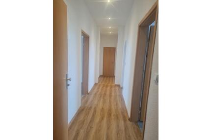 3 Zimmer Wohnung - 550,00&nbsp;EUR Kaltmiete, ca.&nbsp; 83,00&nbsp;m&sup2; in Remscheid (PLZ: 42859) Remscheid-Süd