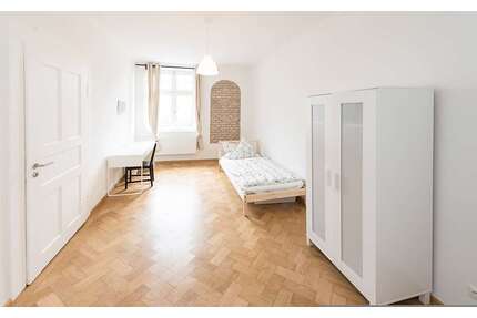 WG-Zimmer in München 975,00 € 17 m²