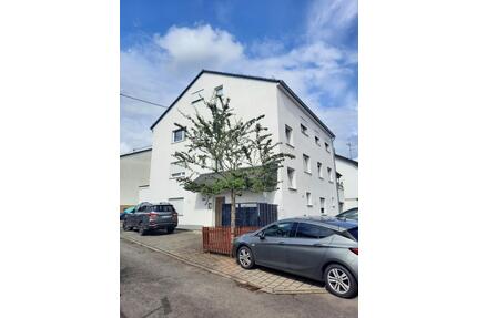 4 Zimmer Wohnung, 2.OG, ruhige Wohnlage in Ortsmitte Nordenstadt - Wiesbaden Mainz-Amöneburg