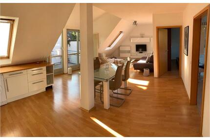 2 Zimmer DG Wohnung mit Balkon - 990,00&nbsp;EUR Kaltmiete, ca.&nbsp; 52,00&nbsp;m&sup2; in Hanau (PLZ: 63456) Groß-Steinheim
