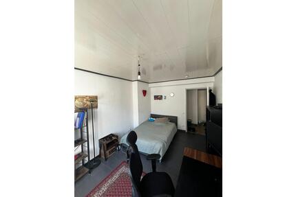 Helles möbliertes WG-Zimmer mit sehr guter Lage in Aachen