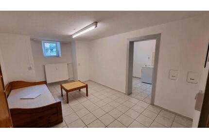 Teilmöbliertes Zimmer für Studenten (NR) in saniertem Altbau - Göttingen Oststadt