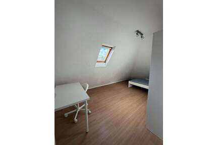 WG-Zimmer in Stuttgart 550,00 € 16 m²
