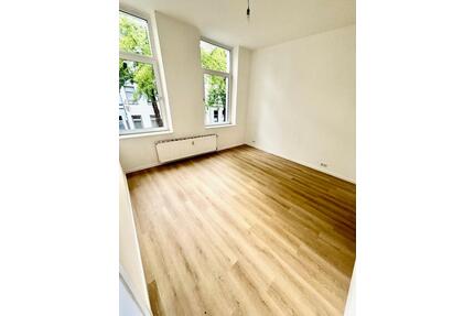 komplett renovierte 3-Zimmer Wohnung ab 01.04.26 - Krefeld