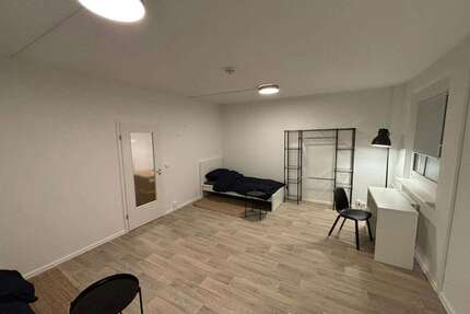 WG-Zimmer in Leipzig 299,00 € 28 m²